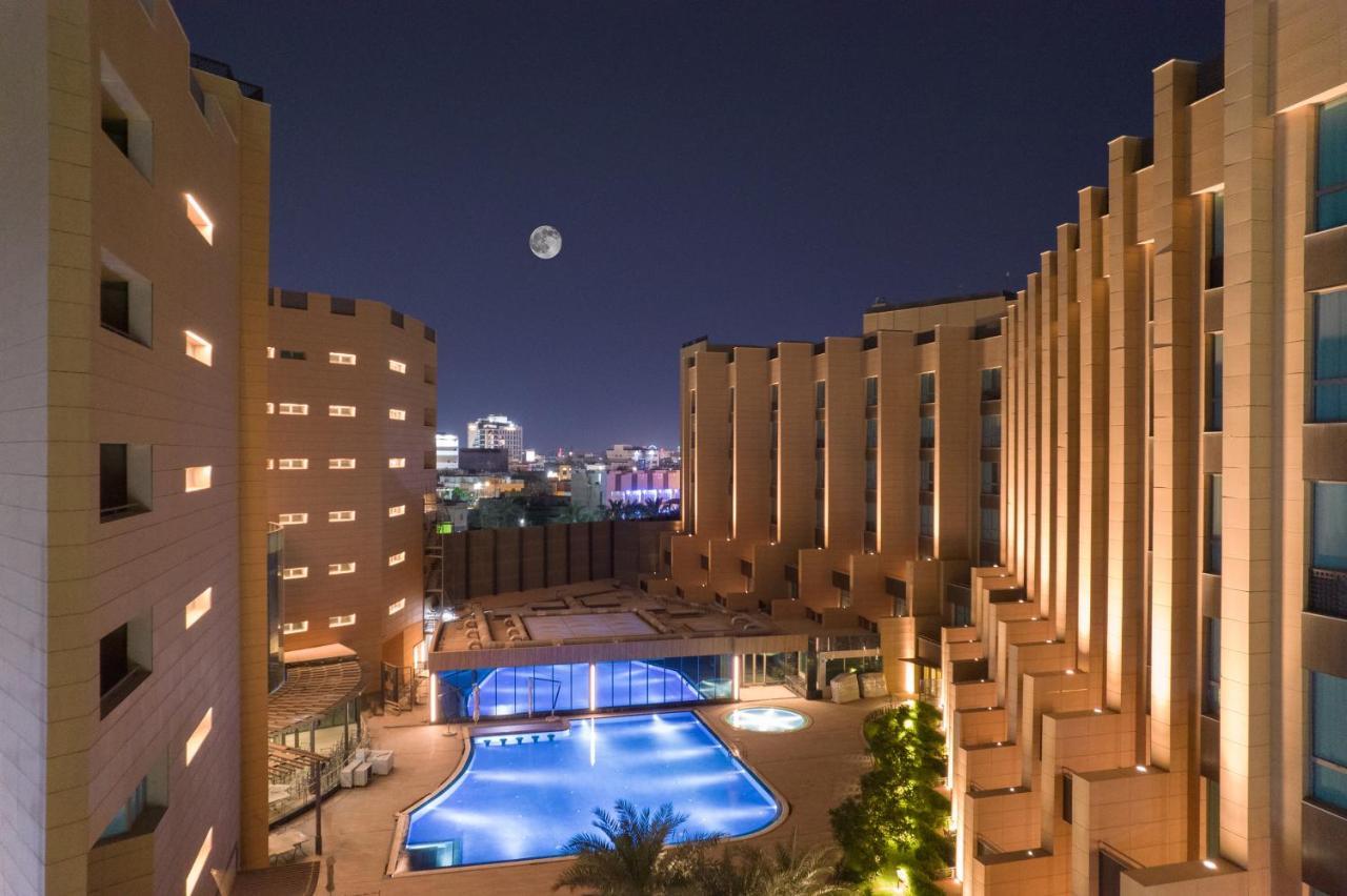 Grand Millennium Al Seef Basra Hotel Exterior photo