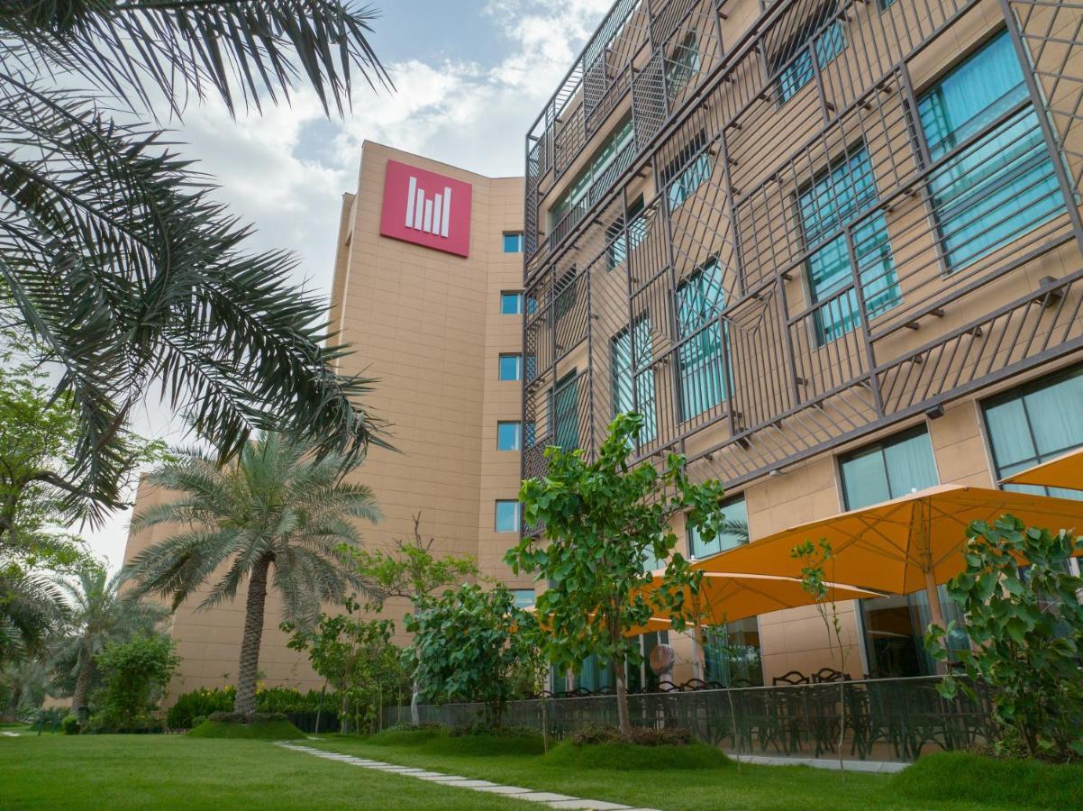 Grand Millennium Al Seef Basra Hotel Exterior photo