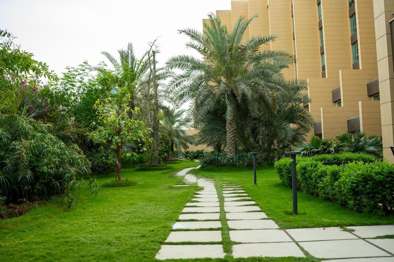 Grand Millennium Al Seef Basra Hotel Exterior photo